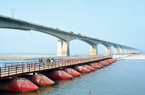 CHINA Cubierta modular flotante de la plataforma de acero de flotación de Bailey el pontón del puerto portátil del puente proveedor